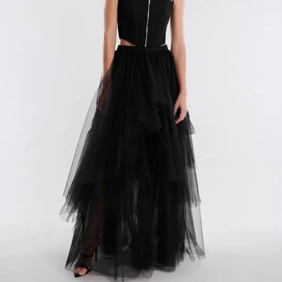 NWT BCBGMAXAZRIA LAYERED RUFFLE TULLE SKIRT XS - Picture 1 of 4